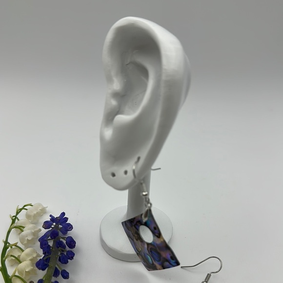 Elegant Abalone Shell Earrings - Picture 2 of 4